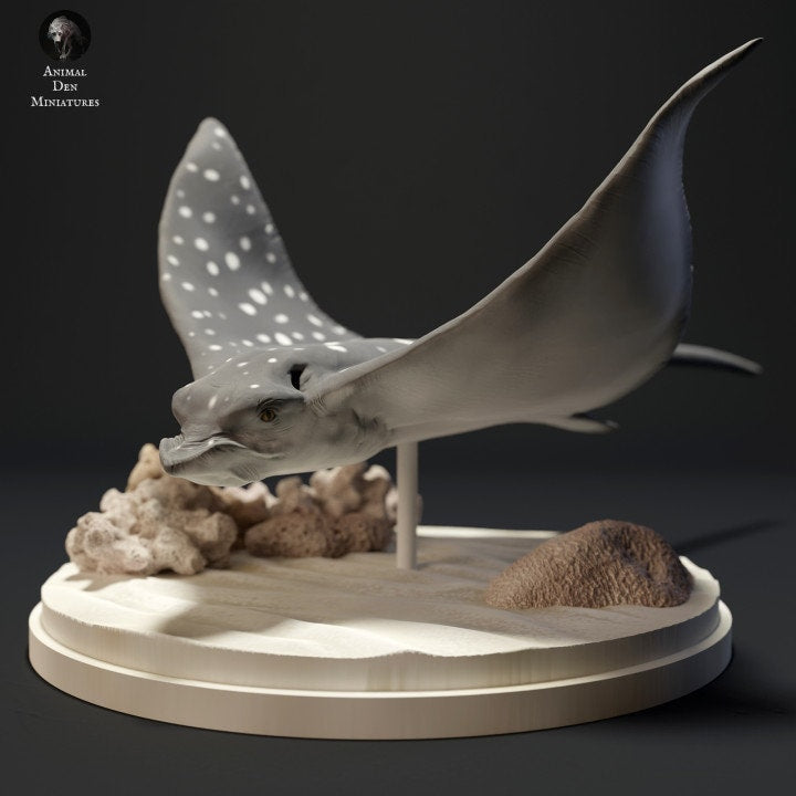 Spotted Eagle Ray - UNPAINTED - Animal Den Miniatures